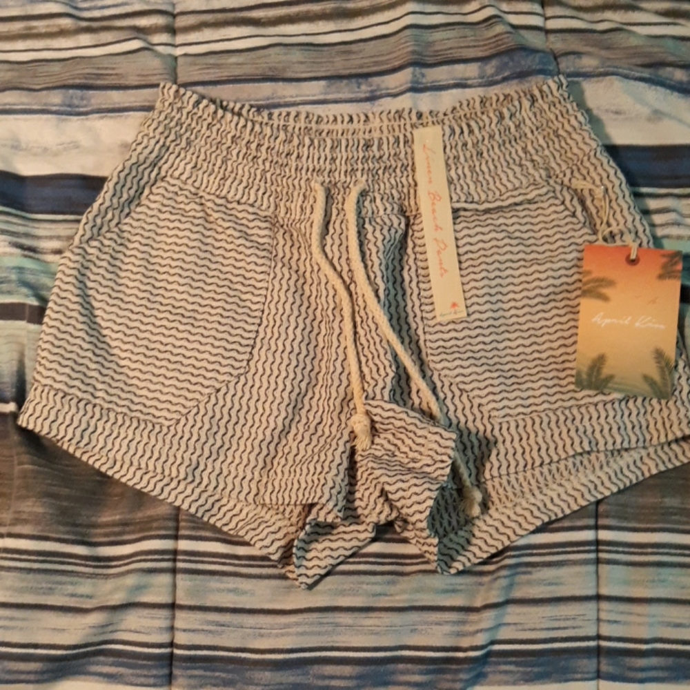 April kiss shorts